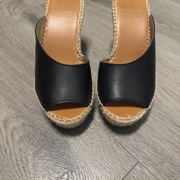 Andre Assous Classic Catarina Espadrille Wedges in Black - Size 6 - Like New! - Picture 4 of 9